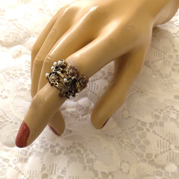 VTG Women’s White Pearl Floral Design Vintage Copper Ring Size 5 - Picture 4 of 12